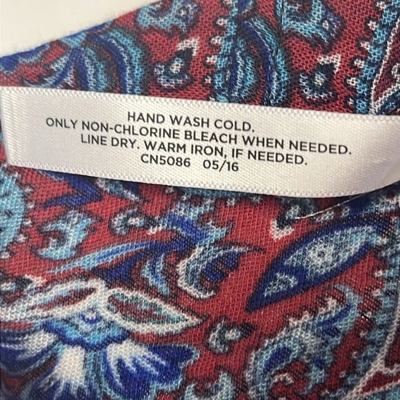 Talbots Woman’s Red Paisley Infinity Fashion Viscose Scarf- OSFM Approx 32”, 21” - Picture 8 of 8